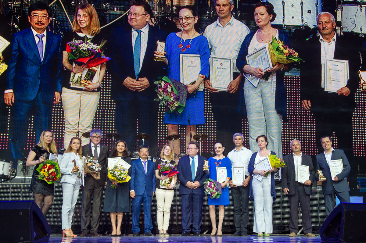 Казанский вертолетный завод наградил лучших журналистов в ходе чемпионата WorldSkills Russia-2015 Казанский вертолетный завод наградил лучших журналистов в ходе чемпионата WorldSkills Russia-2015