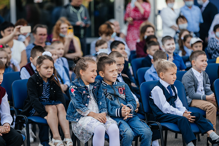POZIS помог собрать в школу юных серговчан