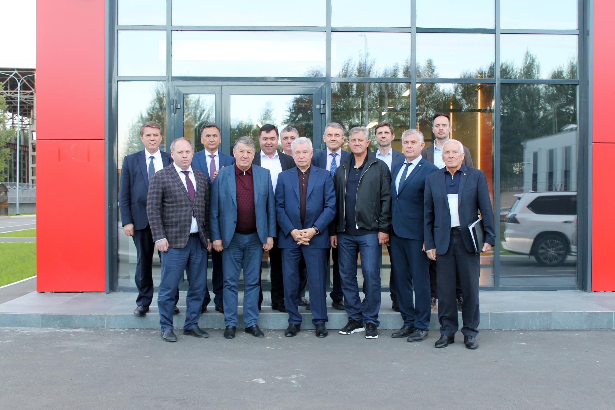 Промышленники Татарстана ознакомились с возможностями «Казанькомпрессормаш» Промышленники Татарстана ознакомились с возможностями «Казанькомпрессормаш»