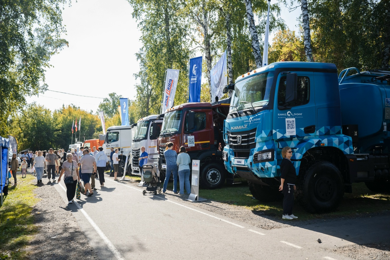 Автотехника КАМАЗ презентована на выставке «АгроОмск-2026» Автотехника КАМАЗ презентована на выставке «АгроОмск-2026»