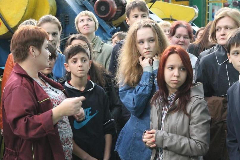POZIS познакомил школьников с производством в канун Дня машиностроителя