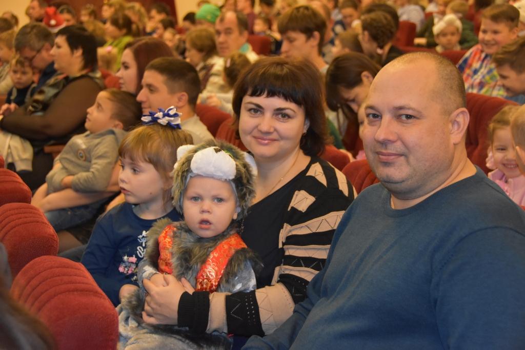 2600 детей работников POZIS получили новогодние подарки от компании