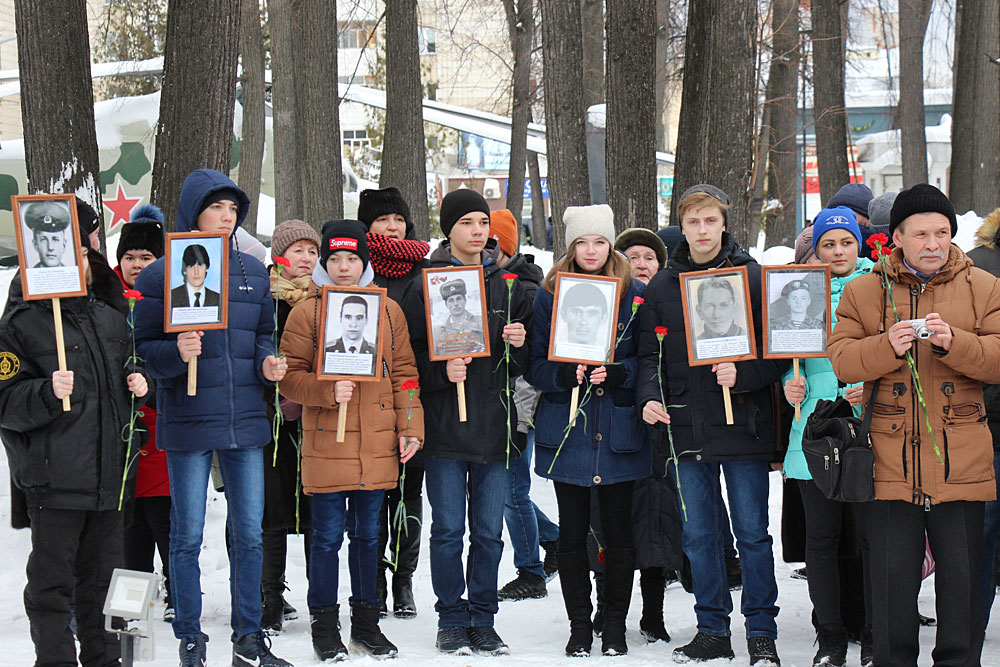 Горьковчане поздравили ветеранов – афганцев с 30-летием вывода Советских войск из Афганистана